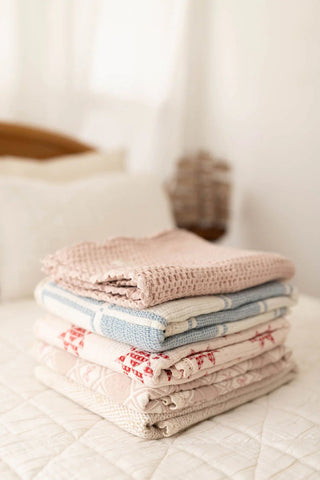 Ruby Star Patchwork Quilt - Blanket - New Grain